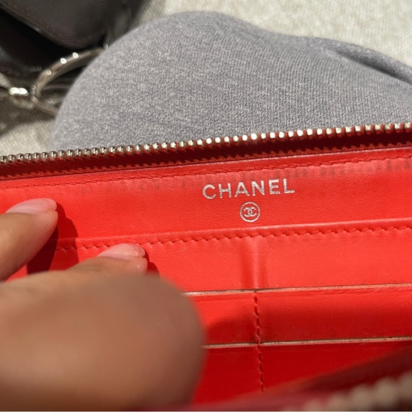 Pre Loved CHANEL  Matelasse Long Wallet Patent leather Red Tone CC - Picture 13 of 16